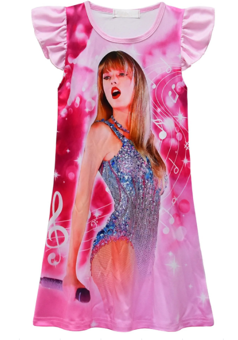 Girl country music Singer flying sleeve dress