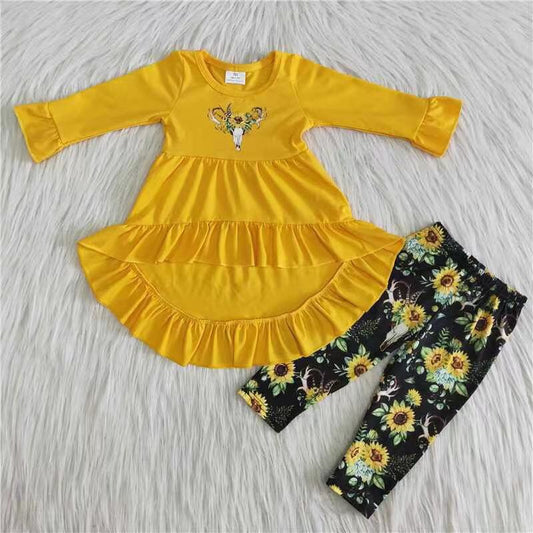 6 A26-27 Offset bull Head sunflower yellow long sleeve set