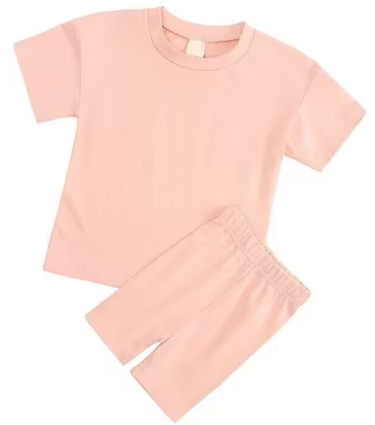 Solid color orange short sleeve shorts suit