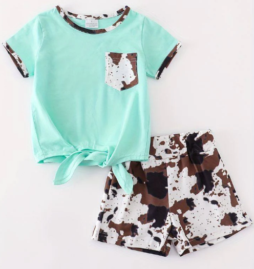 Cow-print green short-sleeved shorts for girls