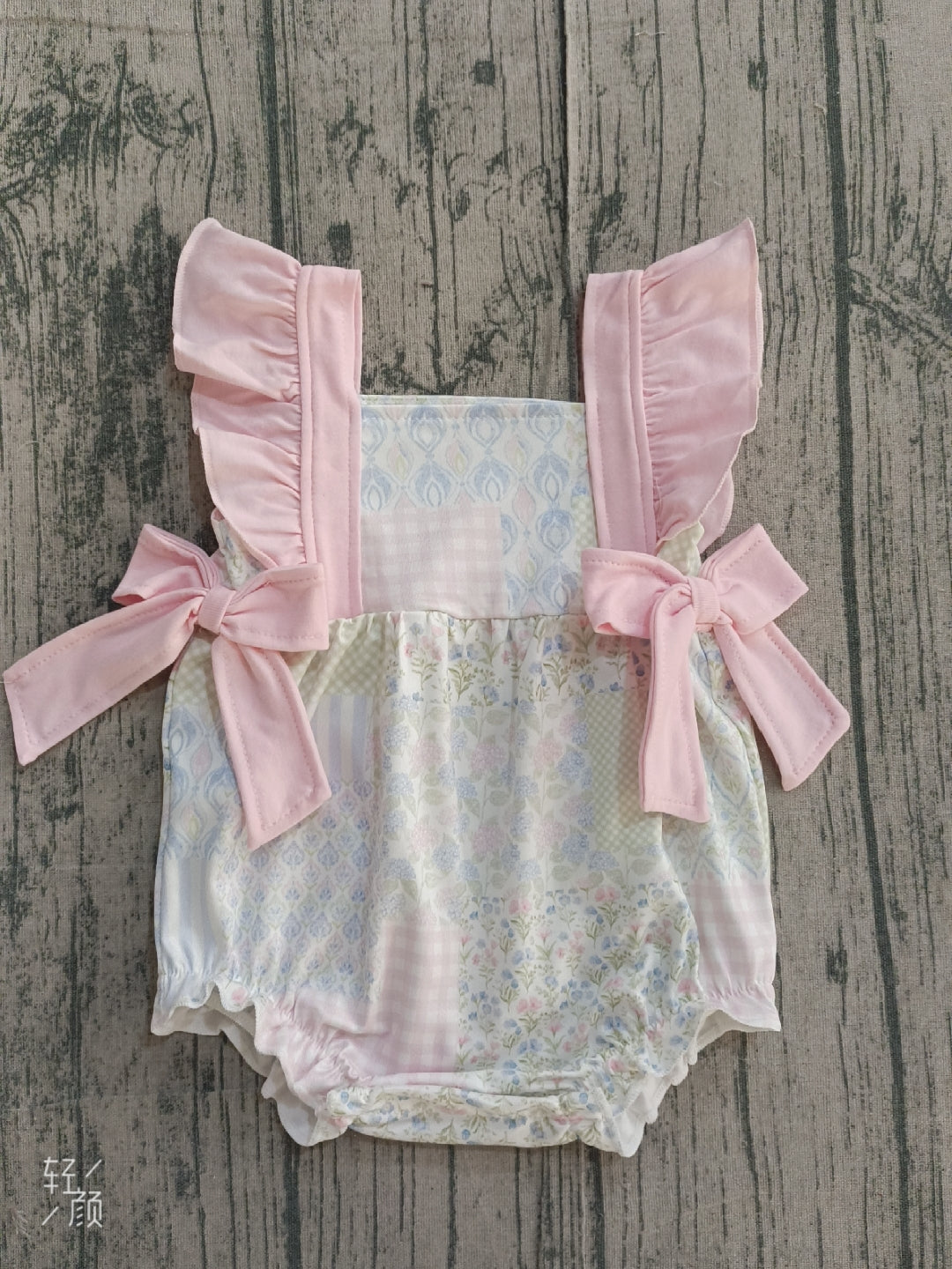 Sample SR3675 Cute Baby Girls Pink Flutter Sleeve Bows Flowers Checked Ruffle Rompers