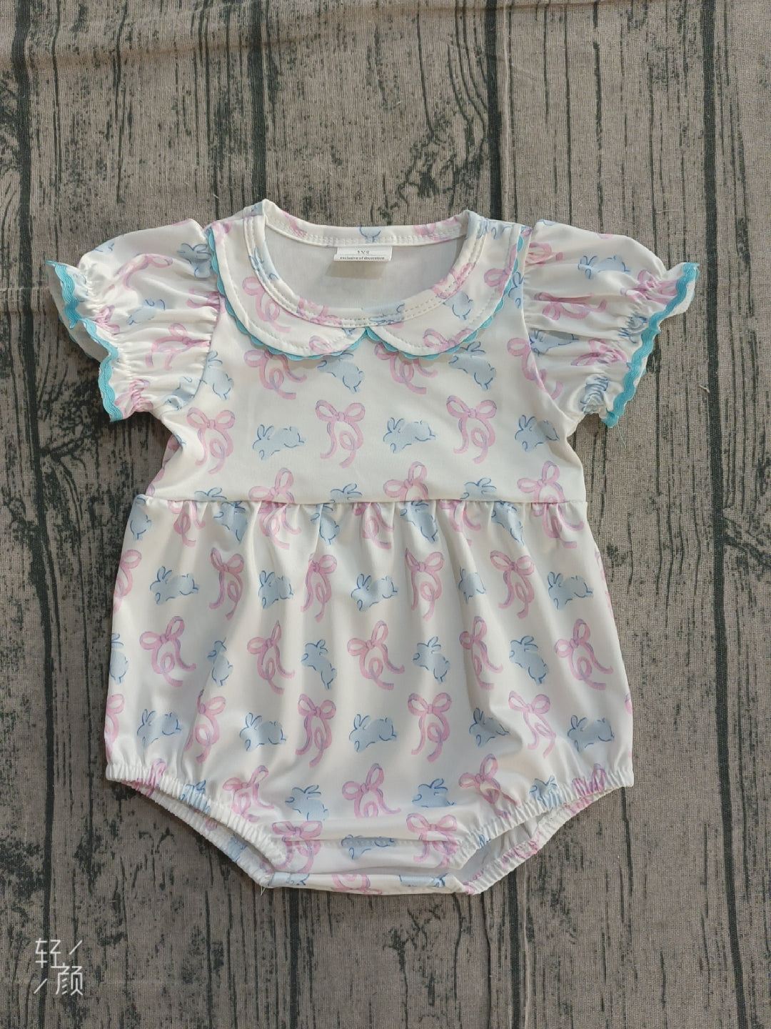 Sample SR3938 Cute Baby Girls Short Sleeve Bows Rabbits Easter Collar Ruffle Rompers