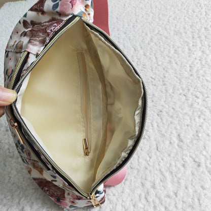 BA0006-M Floral Highland Cow Purse